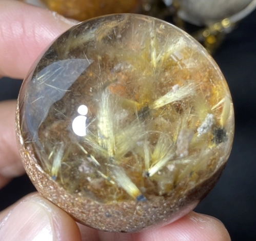 鈦晶帶母礦