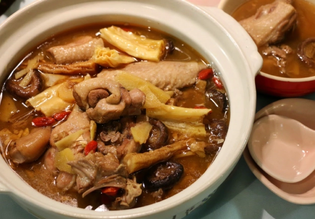 月经 吃薑母鸭